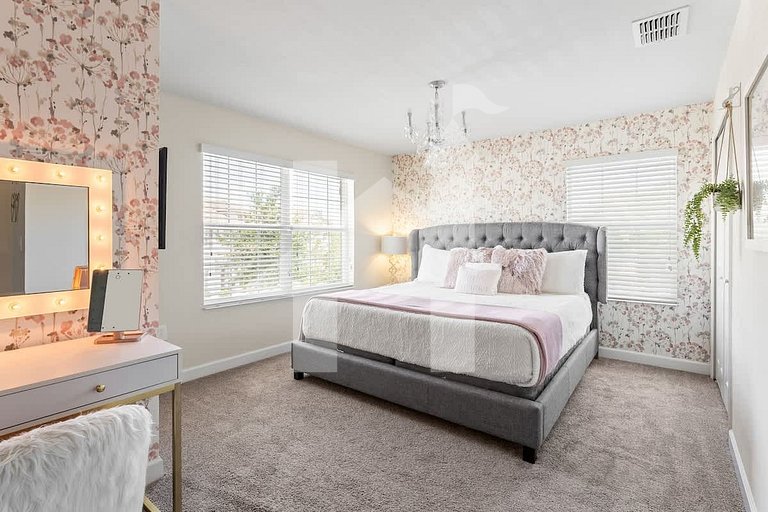 Vacation Home Near Disney, 5 bedrooms