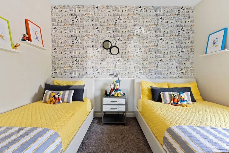 Vacation Home Near Disney, 5 bedrooms