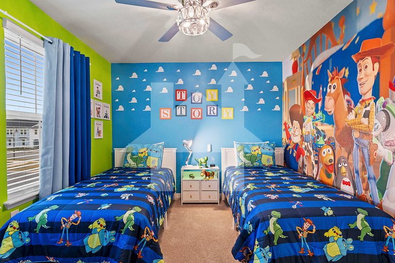 Vacation Home Near Disney, 5 bedrooms