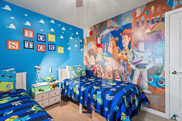 Vacation Home Near Disney, 5 bedrooms