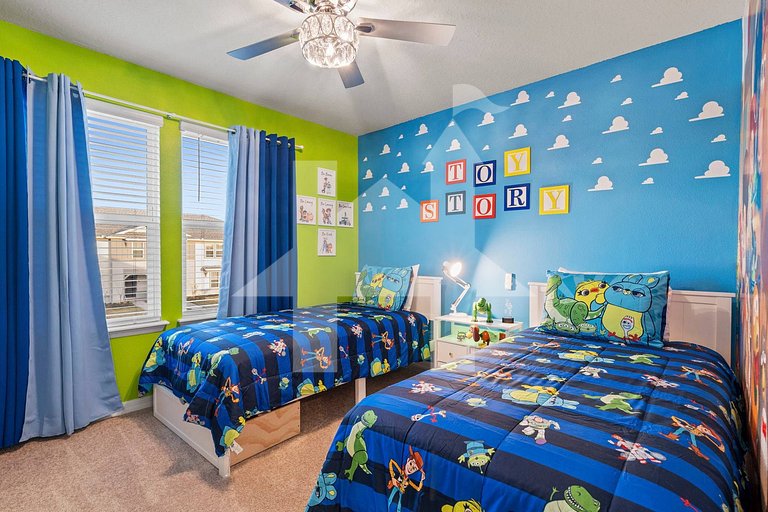 Vacation Home Near Disney, 5 bedrooms