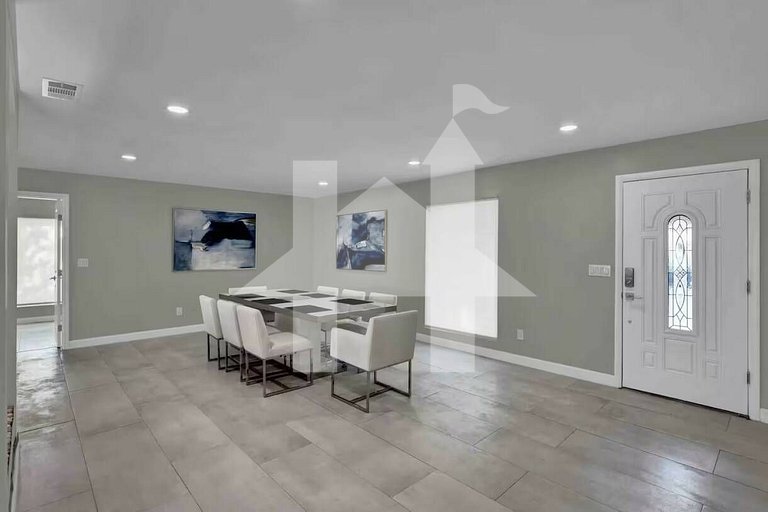 Vacation Home Near Disney, 5 bedrooms