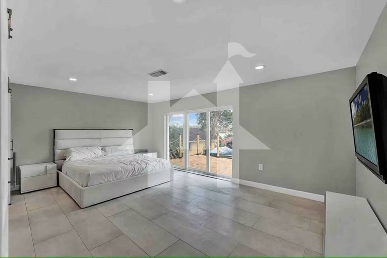 Vacation Home Near Disney, 5 bedrooms