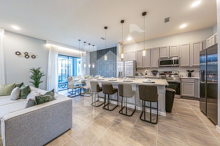 Vacation Home Near Disney,8 bedrooms