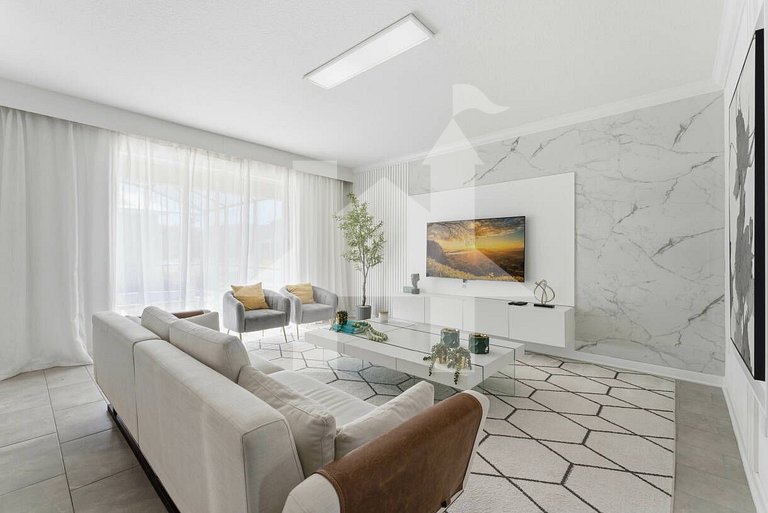 Vacation Home Near Disney, 6 bedrooms