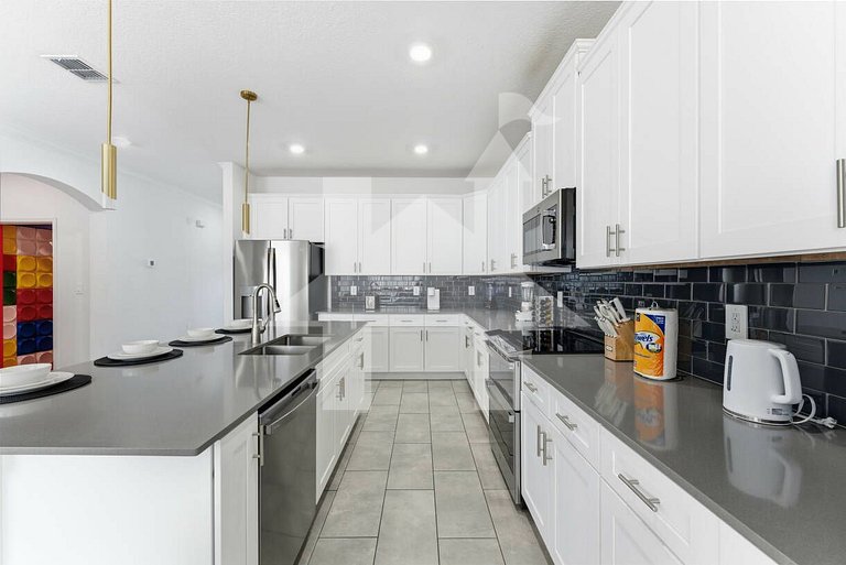 Vacation Home Near Disney, 6 bedrooms