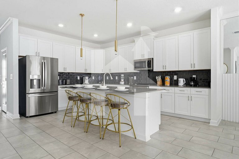 Vacation Home Near Disney, 6 bedrooms