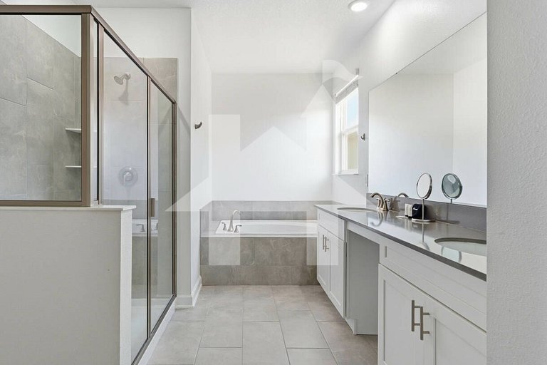 Vacation Home Near Disney, 6 bedrooms