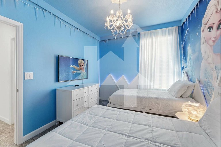 Vacation Home Near Disney, 6 bedrooms