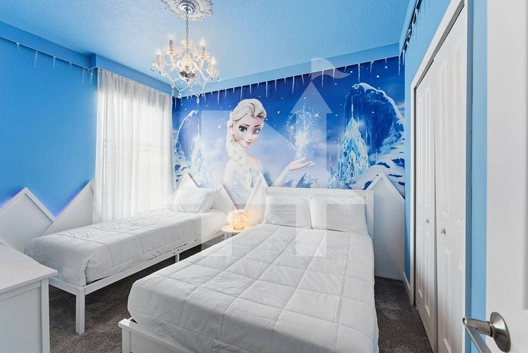 Vacation Home Near Disney, 6 bedrooms