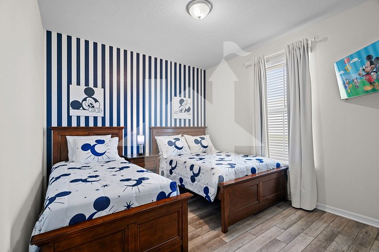 Vacation Home Near Disney, 5 bedrooms