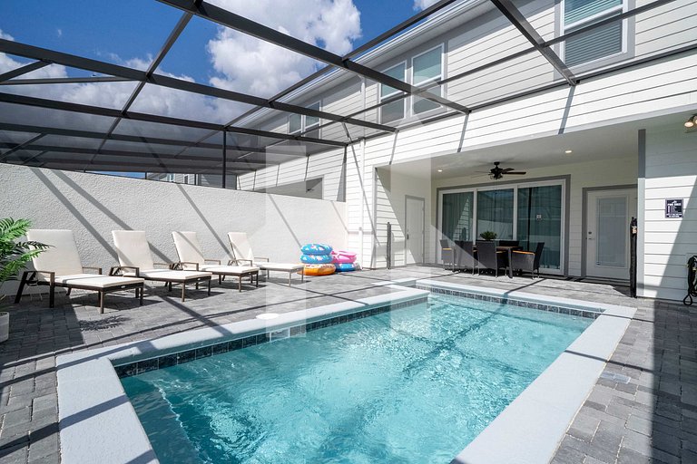 Vacation Home Near Disney, 5 bedrooms