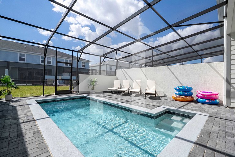 Vacation Home Near Disney, 5 bedrooms