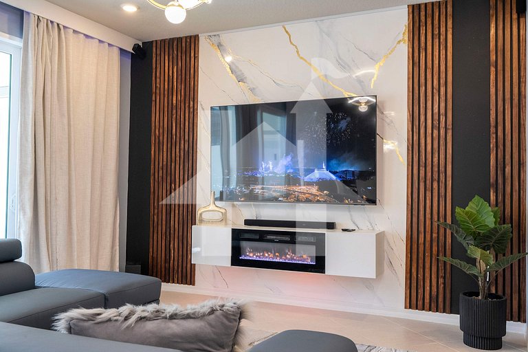 Vacation Home Near Disney, 5 bedrooms