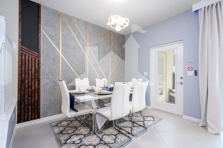 Vacation Home Near Disney, 5 bedrooms