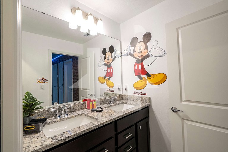 Vacation Home Near Disney, 5 bedrooms