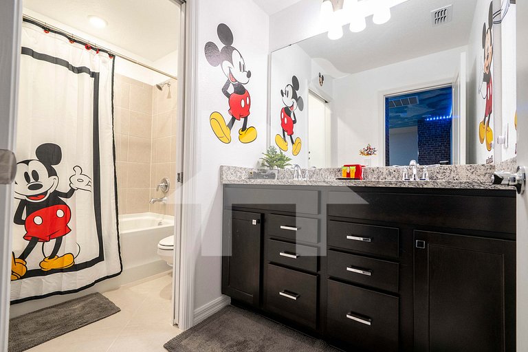 Vacation Home Near Disney, 5 bedrooms