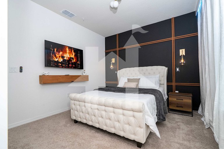 Vacation Home Near Disney, 5 bedrooms