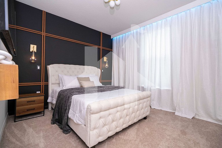 Vacation Home Near Disney, 5 bedrooms