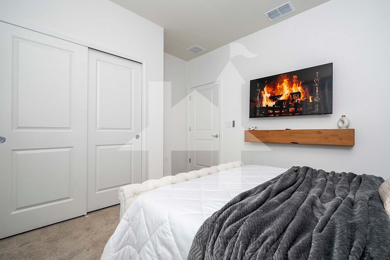 Vacation Home Near Disney, 5 bedrooms