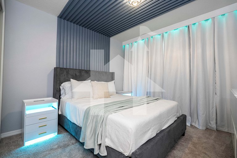 Vacation Home Near Disney, 5 bedrooms