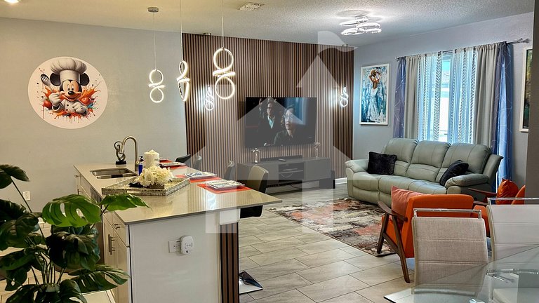 Vacation Home Near Disney, 4 bedrooms