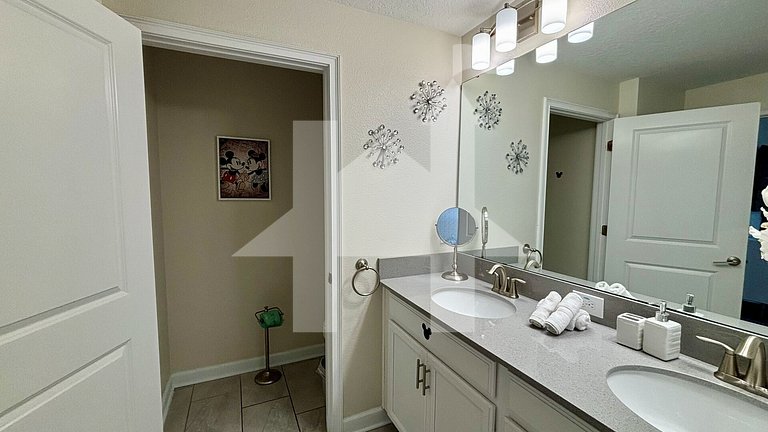 Vacation Home Near Disney, 4 bedrooms