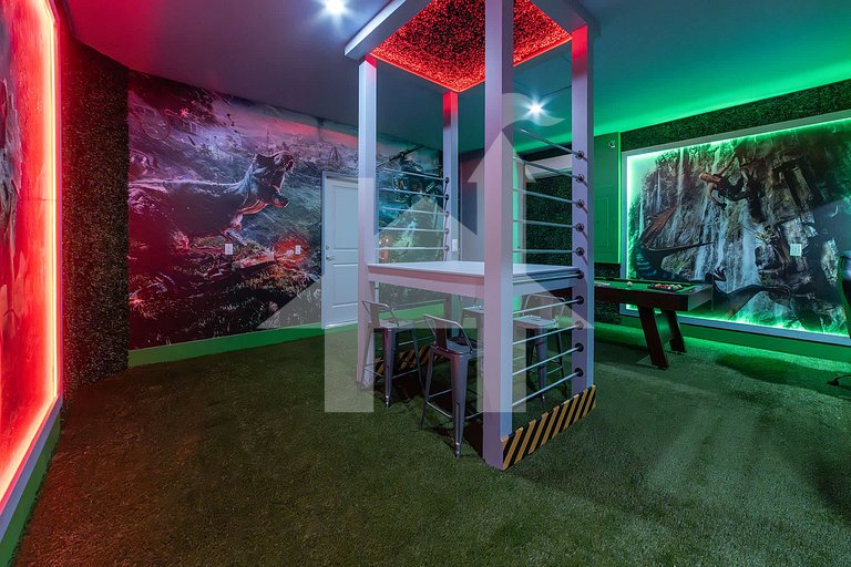 Vacation Home Near Disney, 5 bedrooms