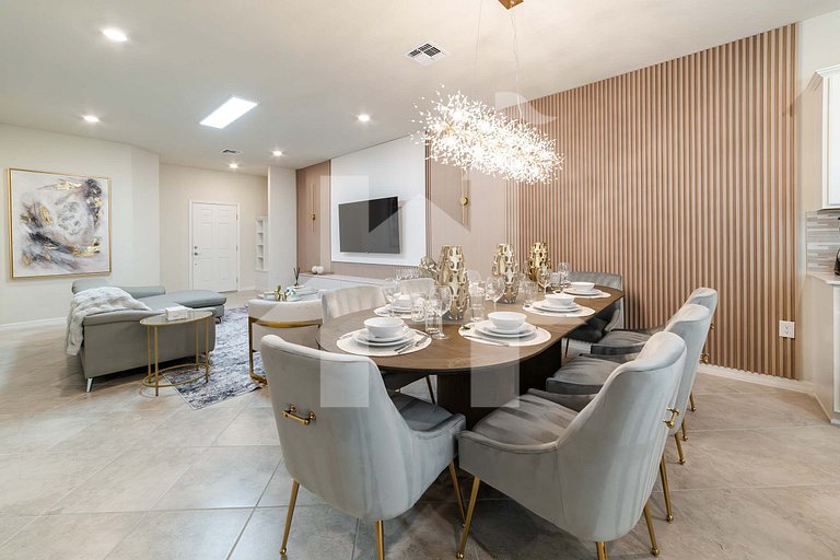 Vacation Home Near Disney, 5 bedrooms