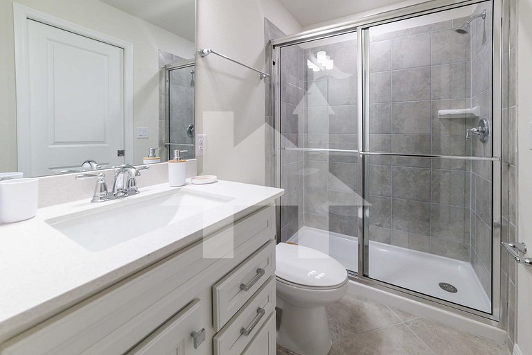 Vacation Home Near Disney, 5 bedrooms