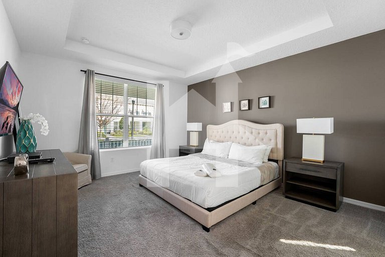 Vacation Home Near Disney, 6 bedrooms