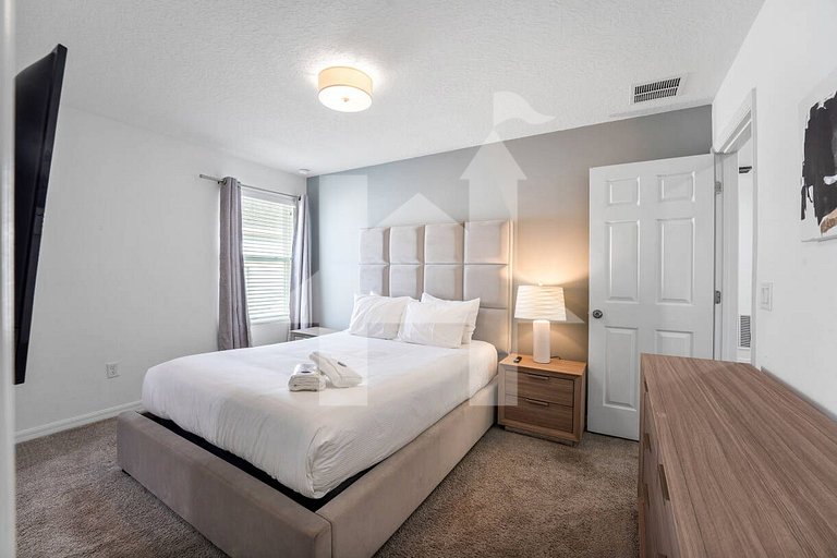 Vacation Home Near Disney, 6 bedrooms