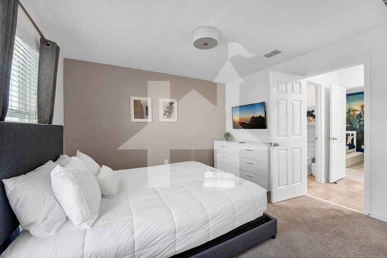 Vacation Home Near Disney, 6 bedrooms