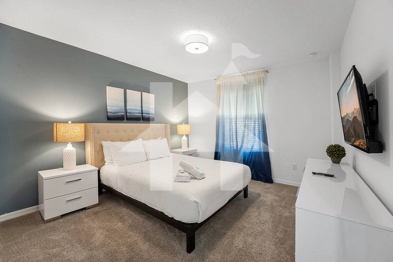 Vacation Home Near Disney, 6 bedrooms