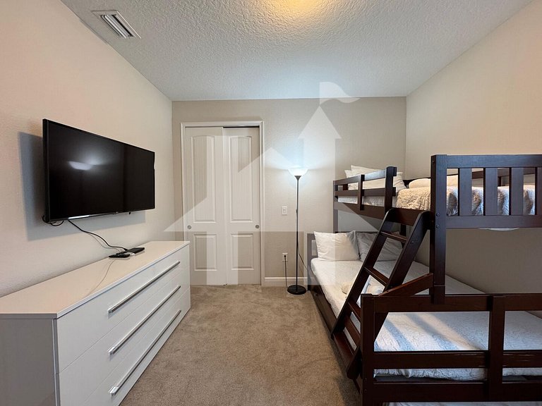 Vacation Home Near Disney, 5 bedrooms