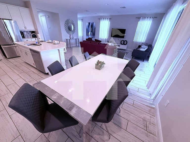 Vacation Home Near Disney, 5 bedrooms