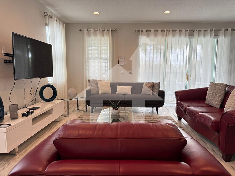 Vacation Home Near Disney, 5 bedrooms