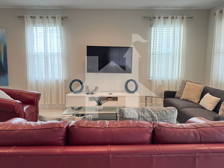 Vacation Home Near Disney, 5 bedrooms