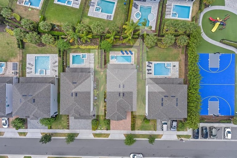 Vacation Home Near Disney, 5 bedrooms