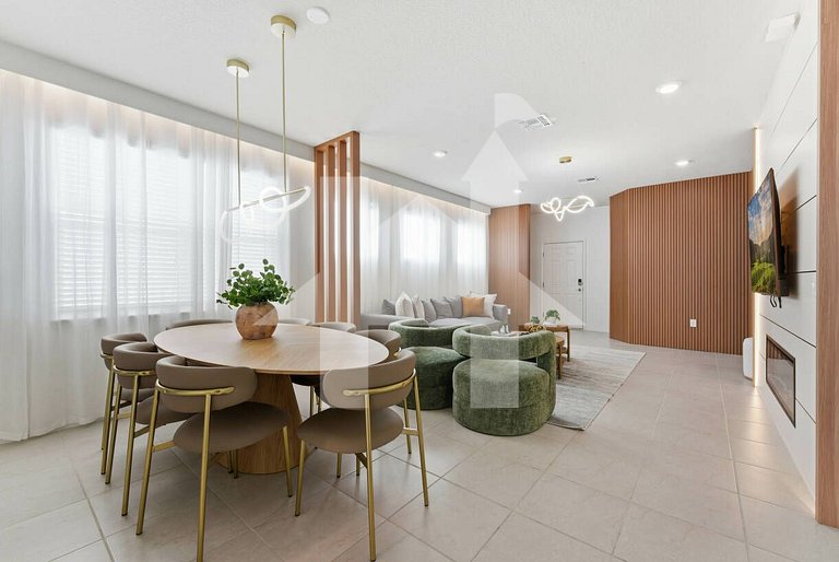 Vacation Home Near Disney, 5 bedrooms