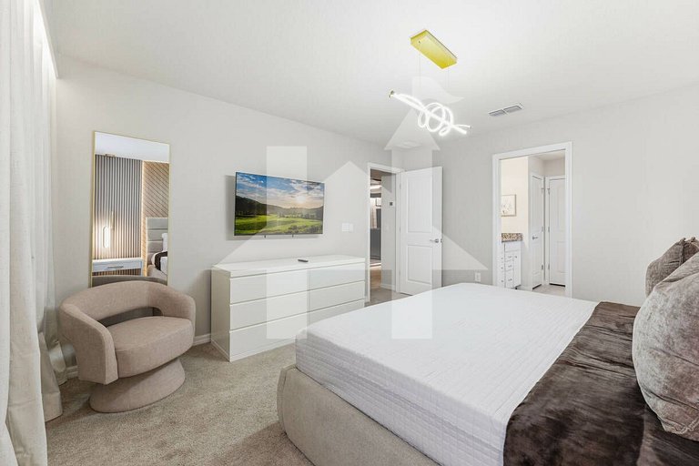 Vacation Home Near Disney, 5 bedrooms