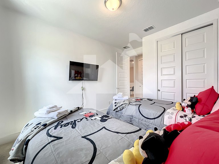 Reunion 3BR Villa Near Disney + Pool Access