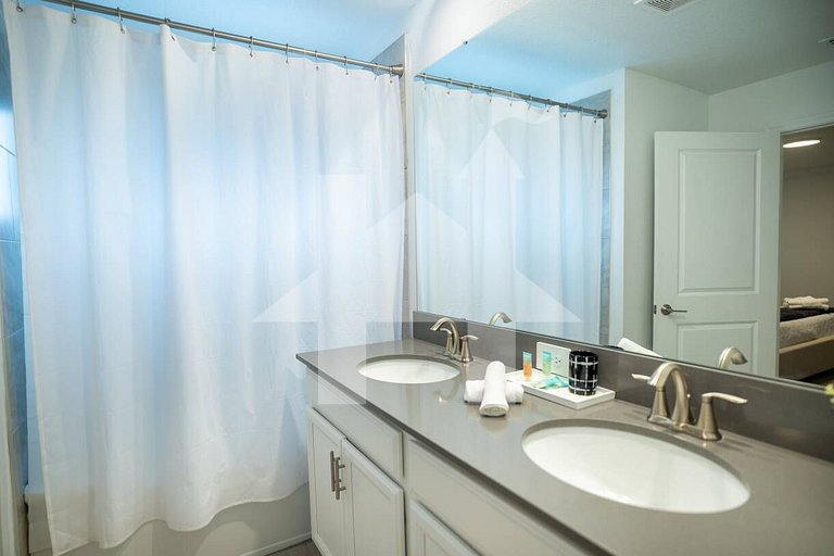 Vacation Home Near Disney, 4 bedrooms