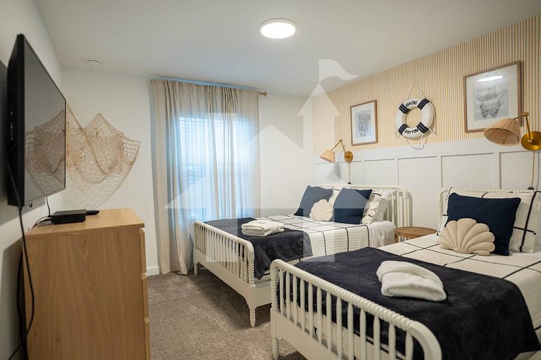 Vacation Home Near Disney, 4 bedrooms