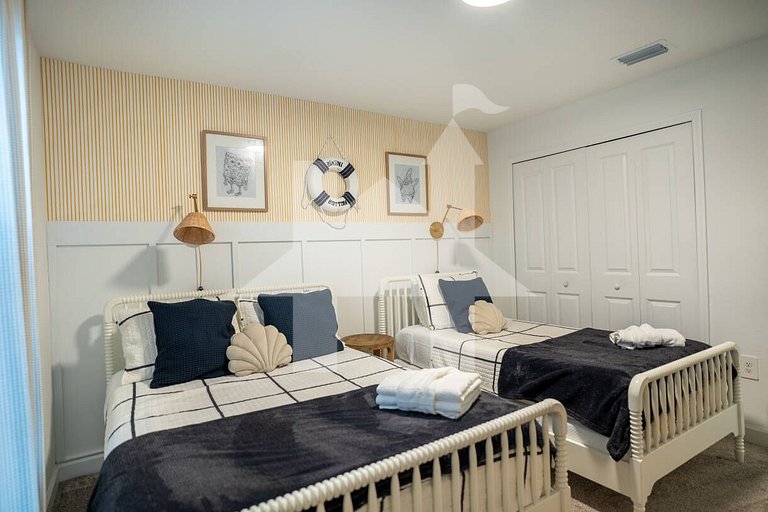 Vacation Home Near Disney, 4 bedrooms