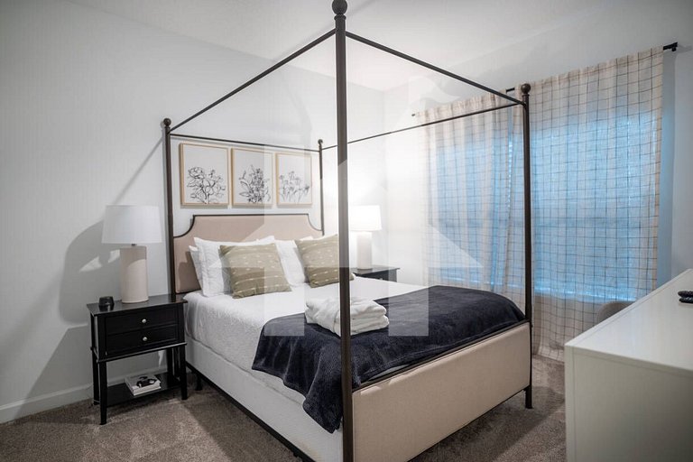 Vacation Home Near Disney, 4 bedrooms