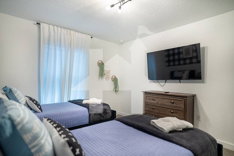 Vacation Home Near Disney, 4 bedrooms