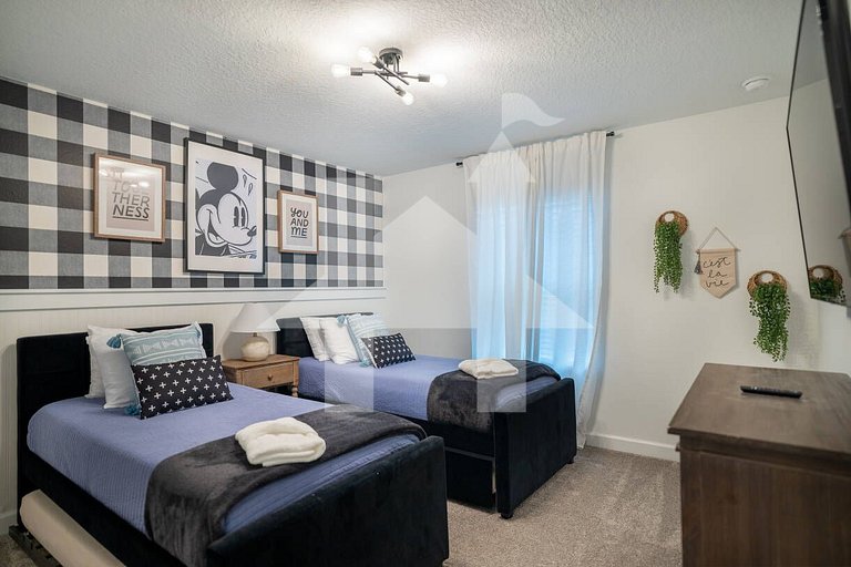 Vacation Home Near Disney, 4 bedrooms