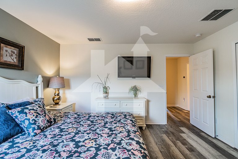 Vacation Home Near Disney, 4 bedrooms