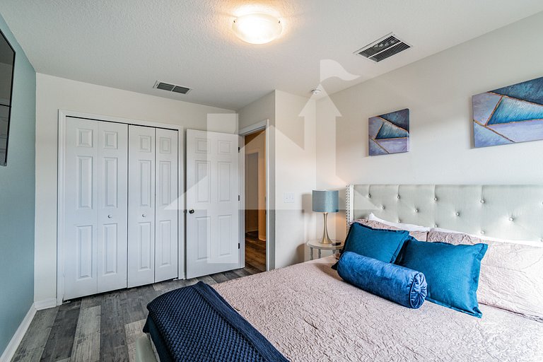 Vacation Home Near Disney, 4 bedrooms